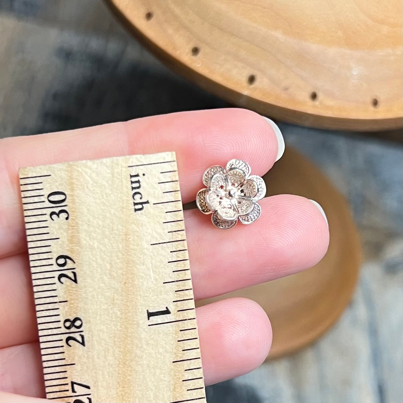 Beautiful 3D Sterling Silver Floral Filigree Stud Earrings