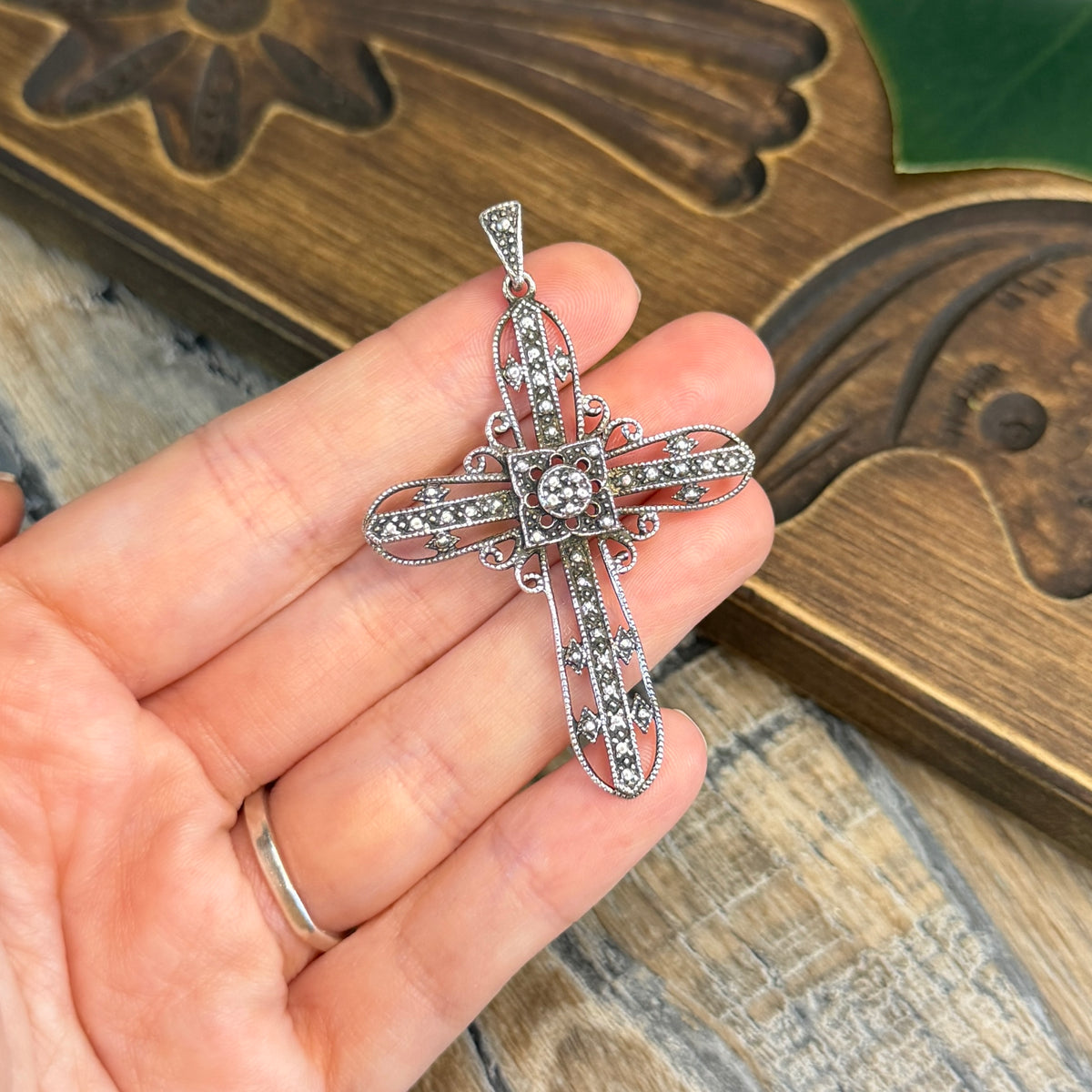 Dreamy Victorian Revival Sterling Silver Detailed Cross Pendant