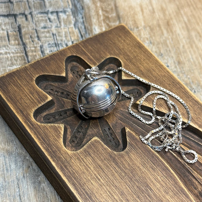 Stunning Sterling Silver Heavy Orb Picture Locket Pendant Necklace