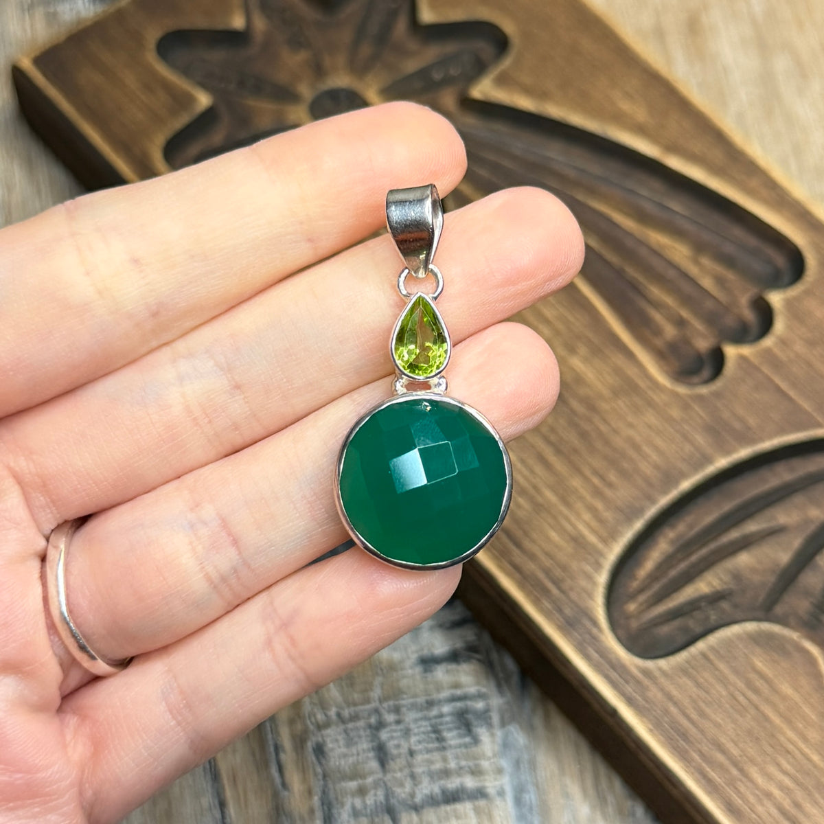 Beautiful Sterling Silver Green Onyx & Peridot Faceted Pendant