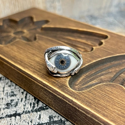 Vintage Designer Stephanie Gilbert Eye with Snakes Chunky Silver Ring size W