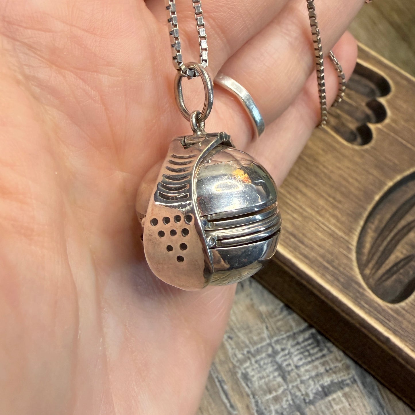 Stunning Sterling Silver Heavy Orb Picture Locket Pendant Necklace