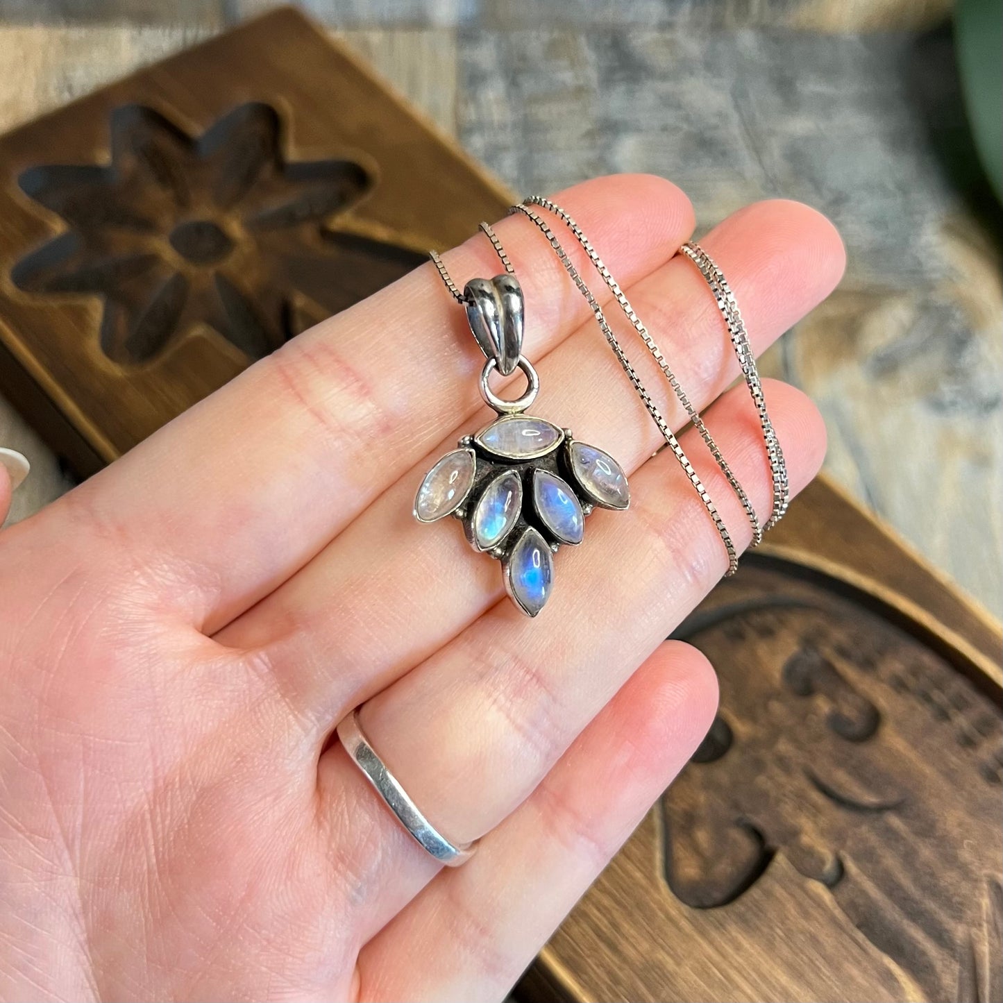 Dreamy Sterling Silver Flashy Moonstone Leaf Pendant Necklace