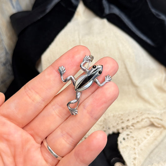 Beautiful Sterling Silver Black Onyx / Shell Inlaid Frog Brooch