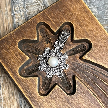 Dreamy Sterling Silver Suarti Celestial Style Pearl Pendant