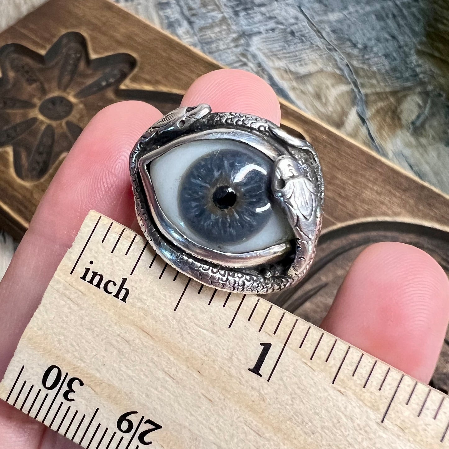 Vintage Designer Stephanie Gilbert Eye with Snakes Chunky Silver Ring size W