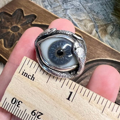 Vintage Designer Stephanie Gilbert Eye with Snakes Chunky Silver Ring size W