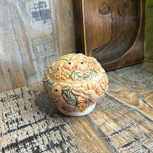 Vintage TAI Whimsy Hare Rabbit Floral Resin Ornate Miniature Trinket Box Curio