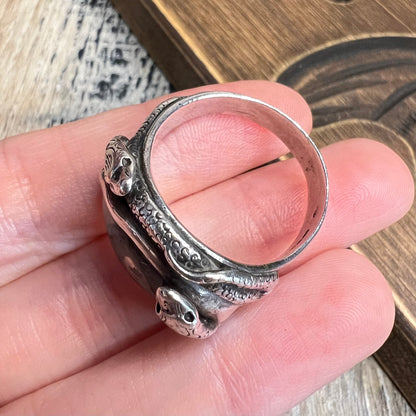 Vintage Designer Stephanie Gilbert Eye with Snakes Chunky Silver Ring size W