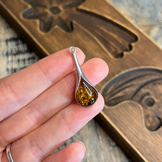 Beautiful Sterling Silver Green Amber Floral Pendant Charm