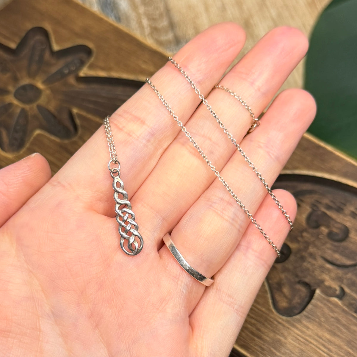 Beautiful Sterling Silver Celtic Twist Pendant Necklace