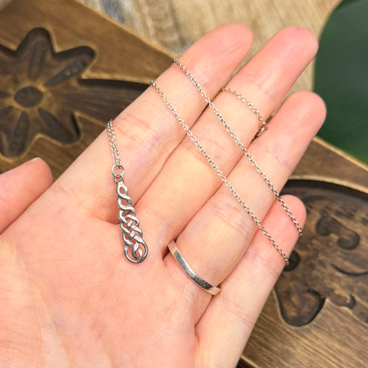 Beautiful Sterling Silver Celtic Twist Pendant Necklace