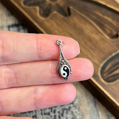 Vintage Sterling Silver Ornate Miniature Inlaid Ying Yang Pendant Charm