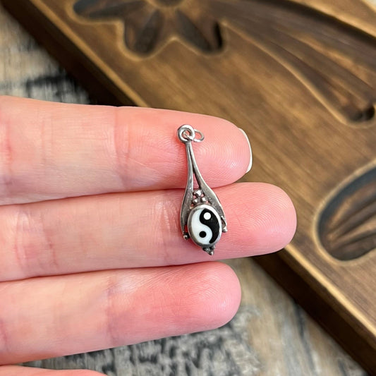 Vintage Sterling Silver Ornate Miniature Inlaid Ying Yang Pendant Charm