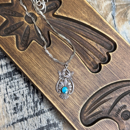 Beautiful Vintage Turquoise Floral Pendant and Textured Chain