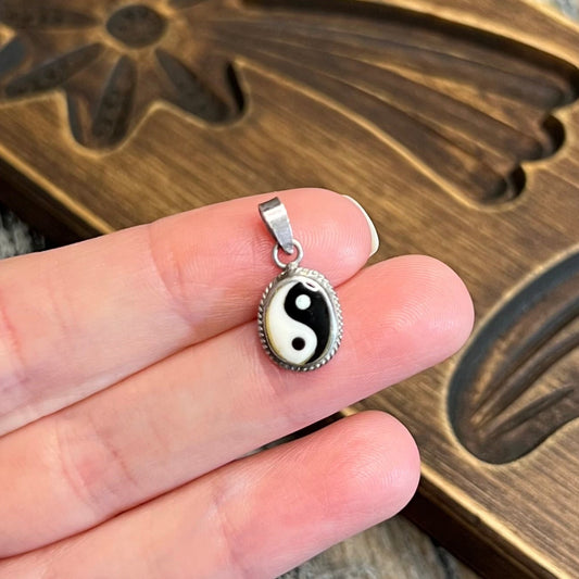 Vintage Sterling Silver Miniature Inlaid Ying Yang Pendant Charm
