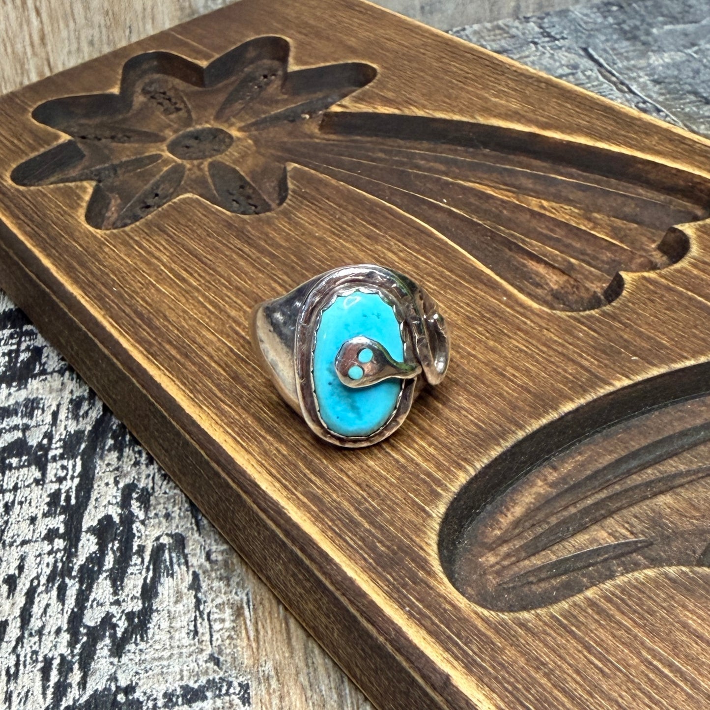 Stunning Native American Zuni Effie Calavaza Turquoise Snake Ring size T